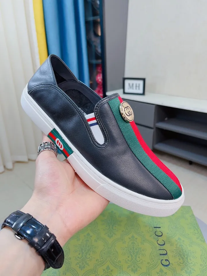 Men's shoes 💰420🌹🌹GUCCI [Gucci] New high-end brand of men's shoes, the latest fashionable casual men's shoes, trendy and versatile, relaxed and sporty style, uppers imported from Italy, first-layer cowhide, genuine leather lining, and ultra-fine workmanship. Original personalized fashionable rubber wear-resistant outsole, light and comfortable on the foot, size 38-44